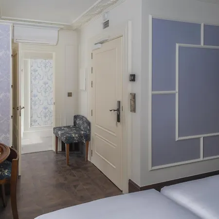 Luze Boutique Отель 2*